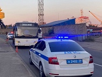 В Калининграде заказной автобус сбил мужчину на набережной