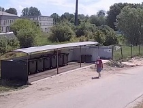 В Светлом мужчина загадил площадку через 20 минут после вывоза мусора