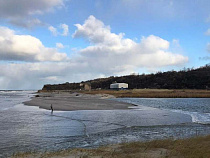 Балтийское море прорвалось в старый янтарный карьер – соцсети (фото, видео)