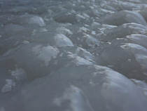 МЧС: лёд на Куршском заливе истончился до 14 см и дрейфует 