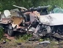 В ДТП с мусоровозом под Знаменском погибла 47-летняя женщина