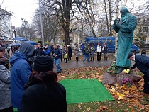 В Калининграде назвали причины переименования сквера Мицкевича