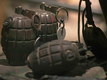 В Калининграде мужчина угрожал взрывом гранаты в магазине