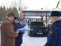 Богатый человек на «Лексусе» оказался по уши в долгах 