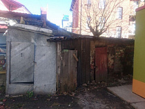 В центре Зеленоградска снесли заброшенные сараи (фото)