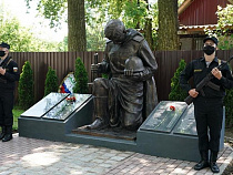 Под Зеленоградском на месте гибели 81 воина установили скульптуру 