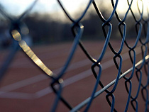 Для кражи ограды бригадир арендовал кран