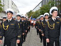 Курсанты с «Крузенштерна» прошагали по датскому Ольборгу