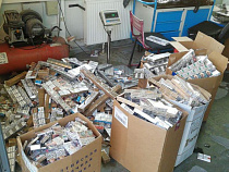 Ради денег в Литве контрабандист спрятал 314 пачек сигарет в порогах своей машины