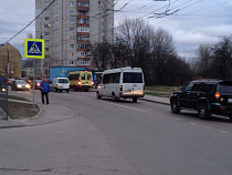 На улице Батальной автомобиль сбил ребенка на пешеходном переходе