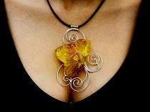 Торговцев янтарём выселят на перекрёсток Черняховского - Сергеева до 20 сентября