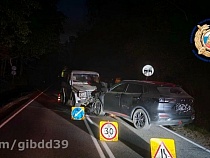 Под Калининградом внезапно сбили с пути «Гелендваген» 