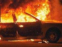 Под Гурьевском селяне сожгли заглохший во время угона автомобиль