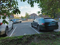 Власти Калининграда оправдали платные парковки «служением людям»