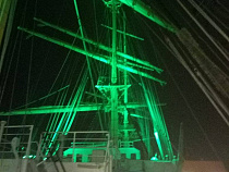 Москвичи осветлили мачты «Крузенштерна»