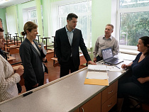 Алиханов поручил построить в Мамоново переход для детей