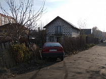 В Калининграде автомобиль затормозил о чужой дачный участок