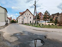 Любитель выпить настаивал с топором на выдаче ему спиртного