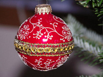 Реальный срок получил мужчина, ударивший соседа подставкой под ёлку