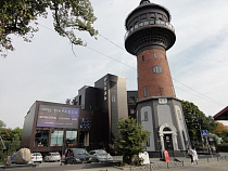 В Зеленоградске выставлены на продажу отель и Музей кошек в водонапорной башне