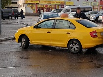 В Калининграде таксист избил двух пассажиров из-за разлитого алкоголя