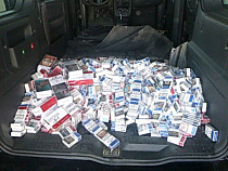 Таможенники задержали калининградца, везшего в Литву около 4 тысяч пачек сигарет