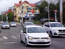 Таксиста на улице Горького в Калининграде исполосовали строительным ножом