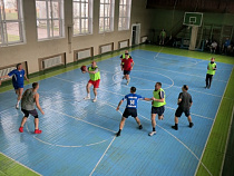 Лучшими баскетболистами области стали сотрудники таможни в Чернышевском