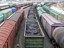 Обрабатывающие производства - 60% от всего объёма товаров и услуг в I полугодии 2017 года (инфографика)