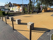 В Зеленоградске самокатчиков блокируют бетоном