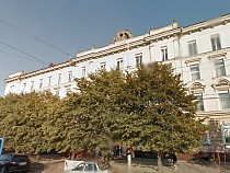 С исторического здания в Калининграде снимают скульптуры