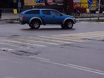 На проспекте Мира автомобиль сбил 15-летнюю девушку, вышедшую из автобуса