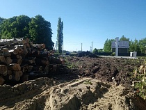 Под Гурьевском «варварски» вырубили рощу у памятника 