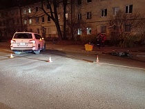 Элитный «Лексус» сбил подростка на мотоцикле на Литовском валу