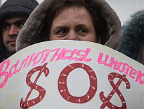 Банки начали разбираться с валютными заемщиками в судах