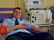 Поступок: в Калининграде инспектор ГИБДД  спас 16-летнюю девушку