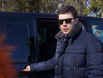 Алиханов заявил о наказании хозяина ангаров на Балтийской косе