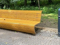 В Балтийске перепутали новую скамейку с унитазом