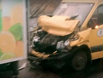 Опубликовано видео с попавшей в ДТП маршруткой в Калининграде