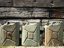 Подросток украл из сарая сельчанина 800 литров топлива