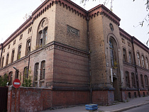 Бывшее ОВД на ул. Клинической стоит 54 рубля за квадратный метр