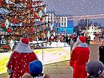 Ёлку в центре Калининграда смогли зажечь только с 4-го раза