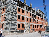 Первую за 30 лет новую поликлинику в Калининграде обещают сдать не в срок 