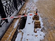 В Калининграде образовался провал на набережной Трибуца