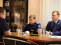 В областную больницу в Калининграде пришли два прокурора