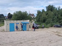 Велодорожку за 1,2 млрд руб. в Янтарном активно осваивают автомобили