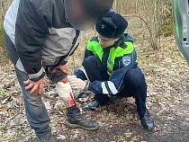 У дороги в Балтийск спасли едва не отрезавшего себе ногу мужчину
