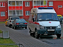 Выпавшая с 7-го этажа девушка скончалась в больнице - СК