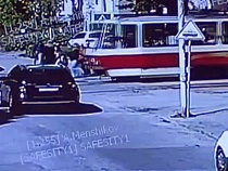 В Калининграде трамвай сбил мальчика на велосипеде (видео)