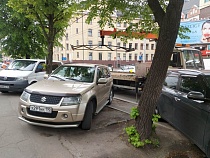 На Театральной в Калининграде началась активная эвакуация машин